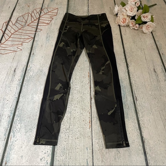 Lululemon 2 patience pant Palm party fatigue black green camo luon leggings zip - Picture 4 of 12